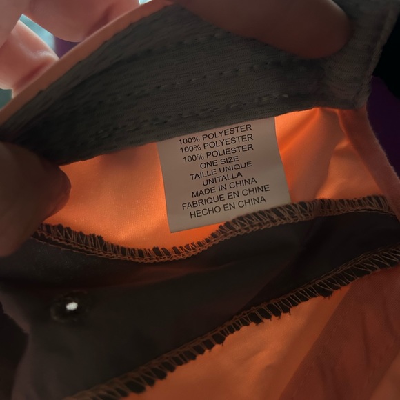 Merrell Woman’s Wick Technology Hat To Keep You Cool and Dry - Picture 4 of 4